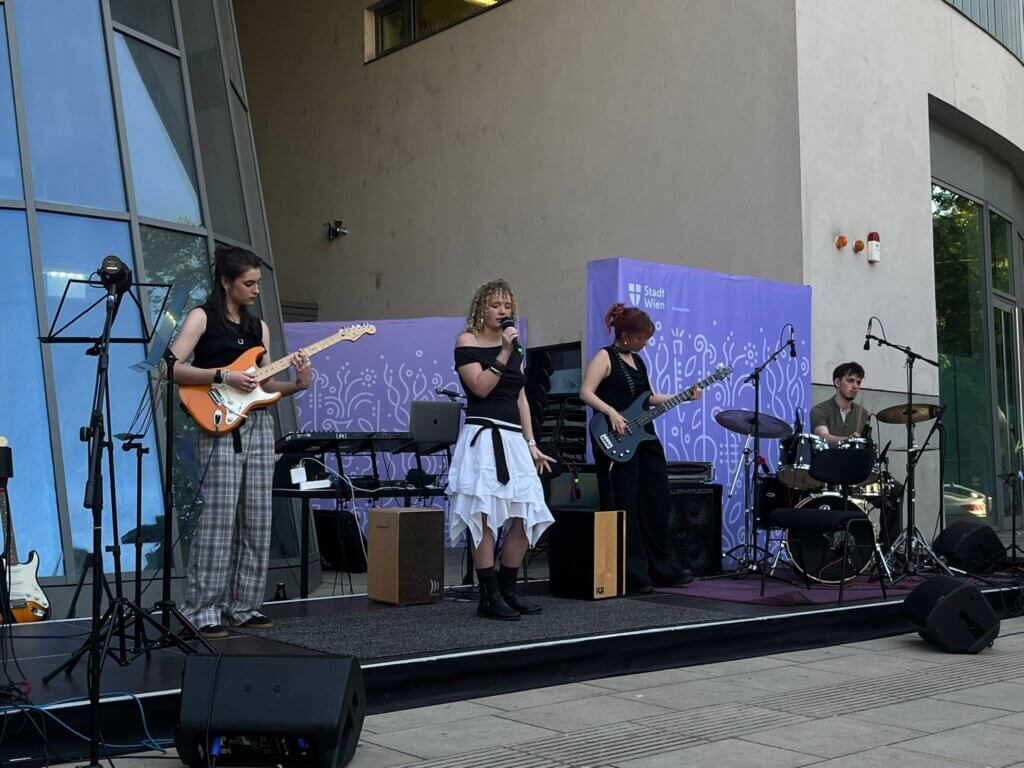 CHAOS w/ Hals Maul, Grandscherben, To Kill The Hitman